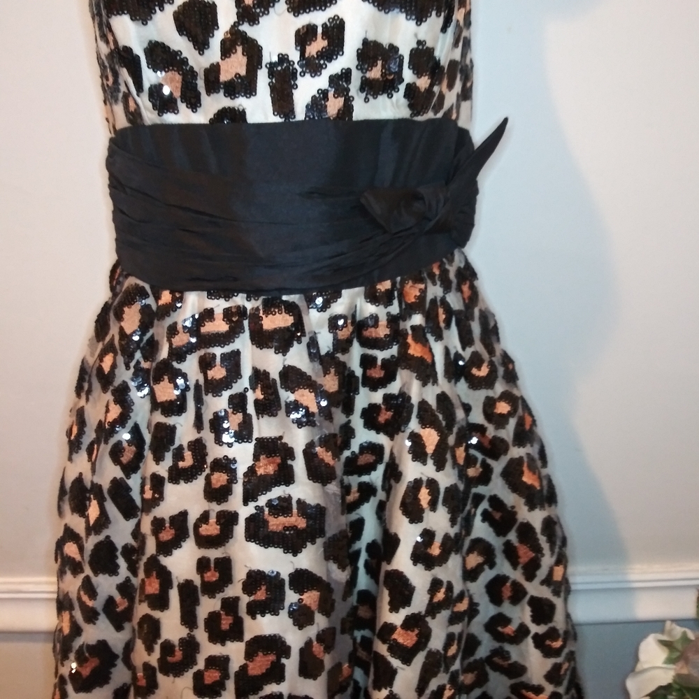 Betsey Johnson Sparkly Sequinned Leopard Print Strapless Special Occasion Dress - Picture 4 of 12